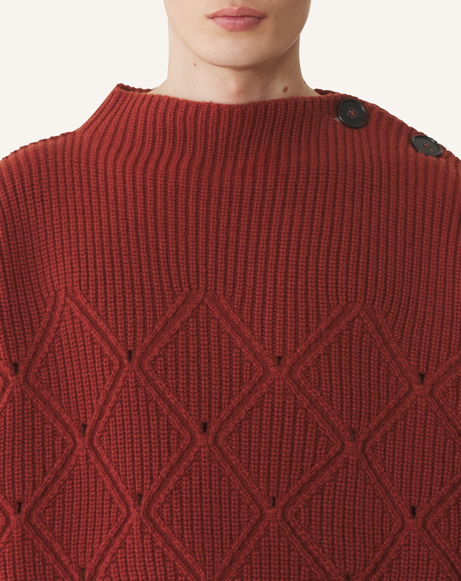 WOOL SWEATER WITH DIAMOND DETAIL