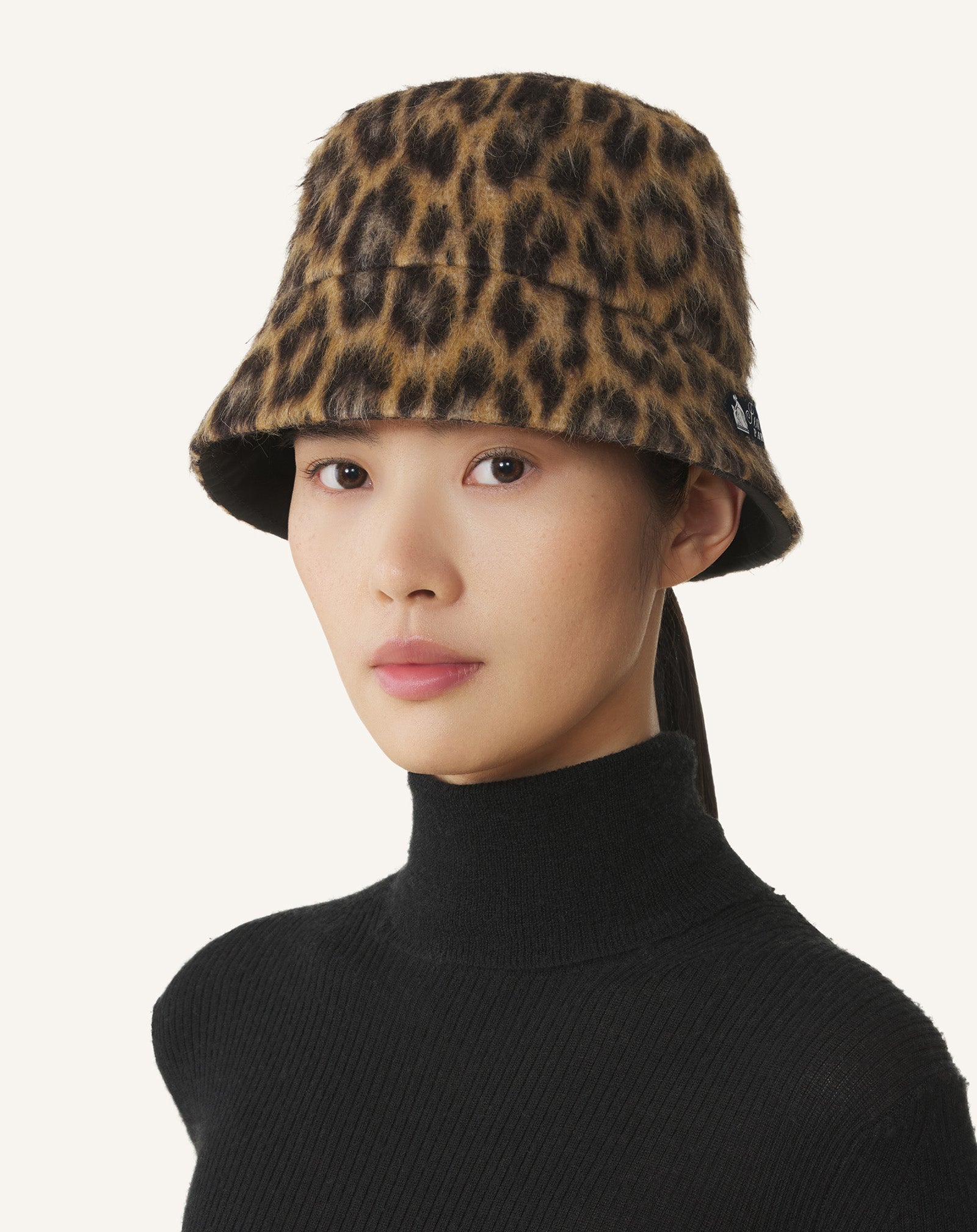 MULTICOLOR LEOPARD PRINT REVERSIBLE BUCKET HAT