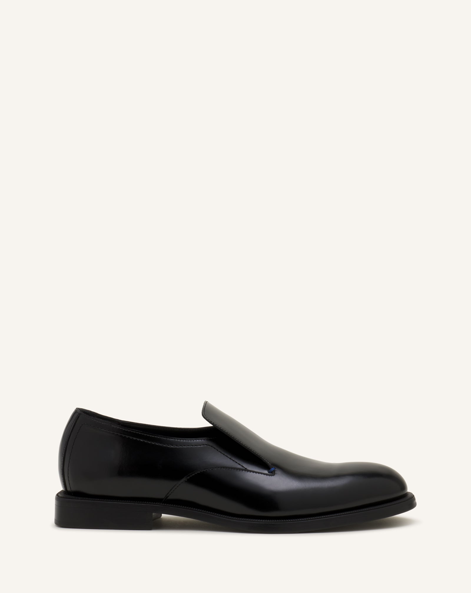 CLASSIC LOAFERS IN LEATHER
