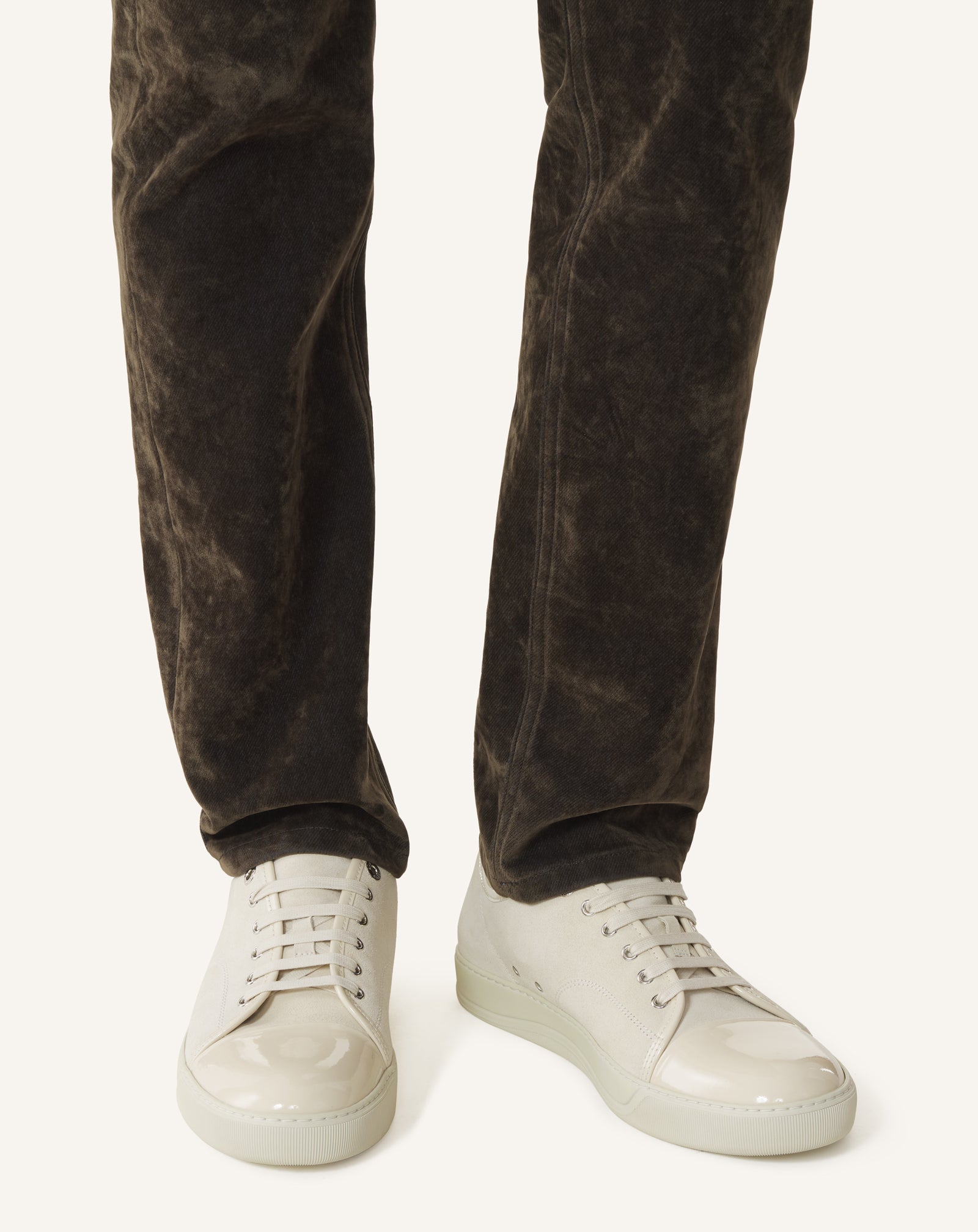 WHITE DBB1 SNEAKERS IN PATENT LEATHER AND SUEDE