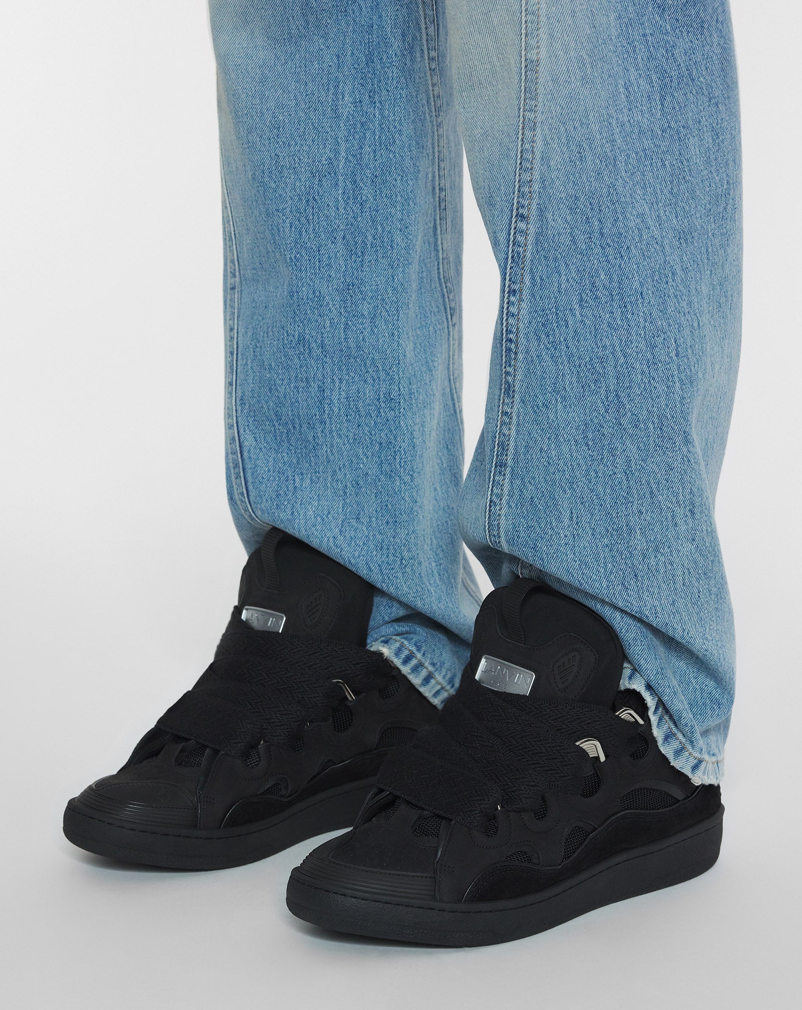 LEATHER CURB SNEAKERS