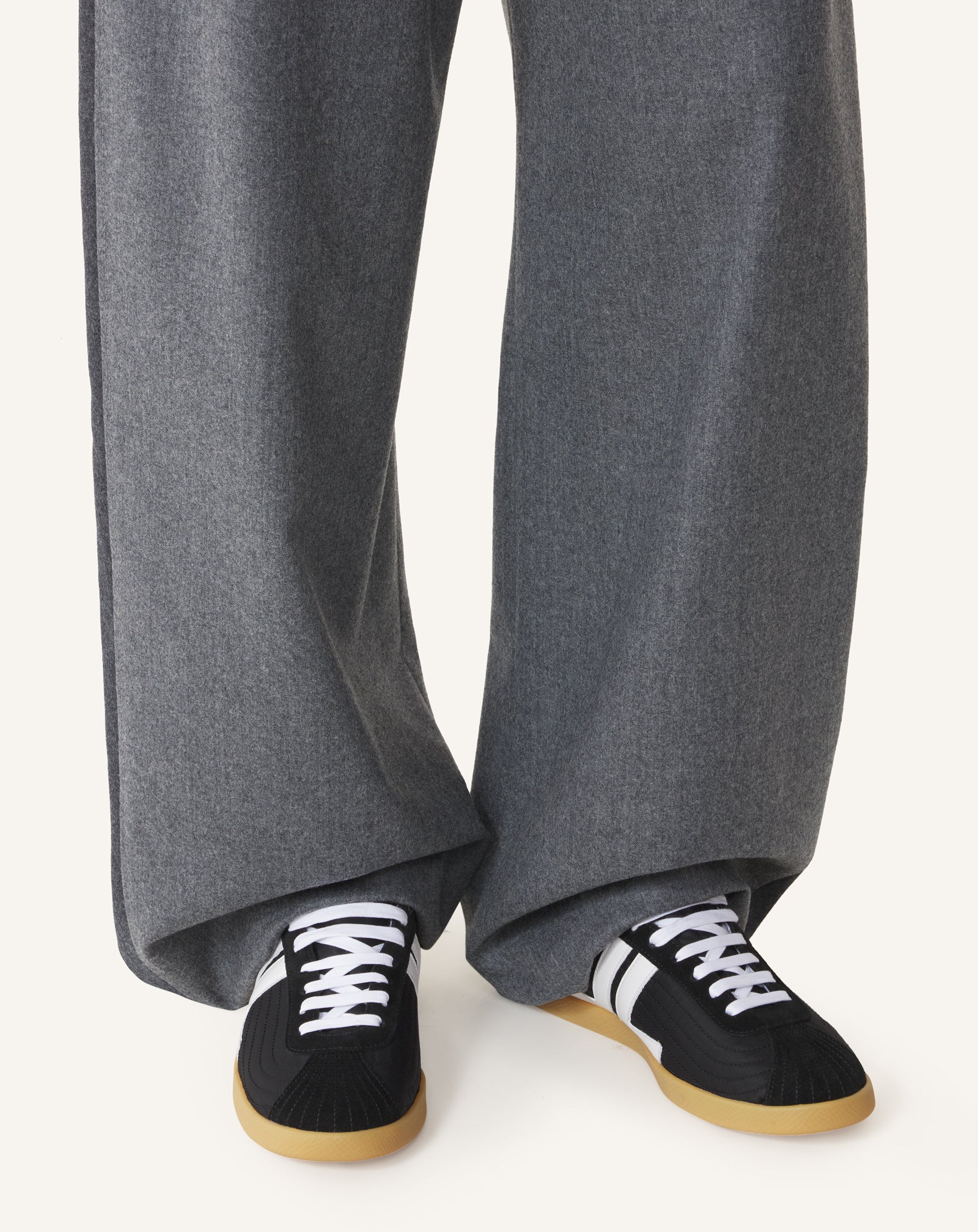 GREY GLEN SNEAKERS