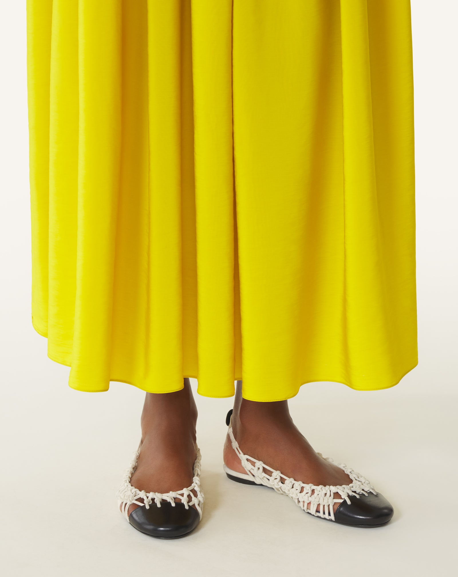 WHITE KNITLINE SLINGBACK BALLERINA IN LEATHER