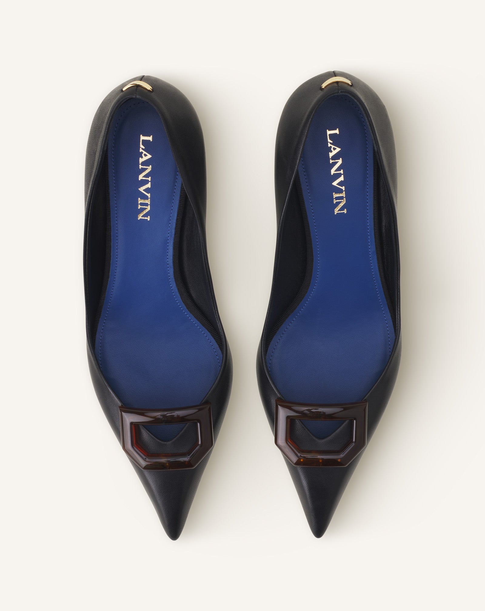 MIDNIGHT STEP LEATHER PUMP WITH BUCKLE