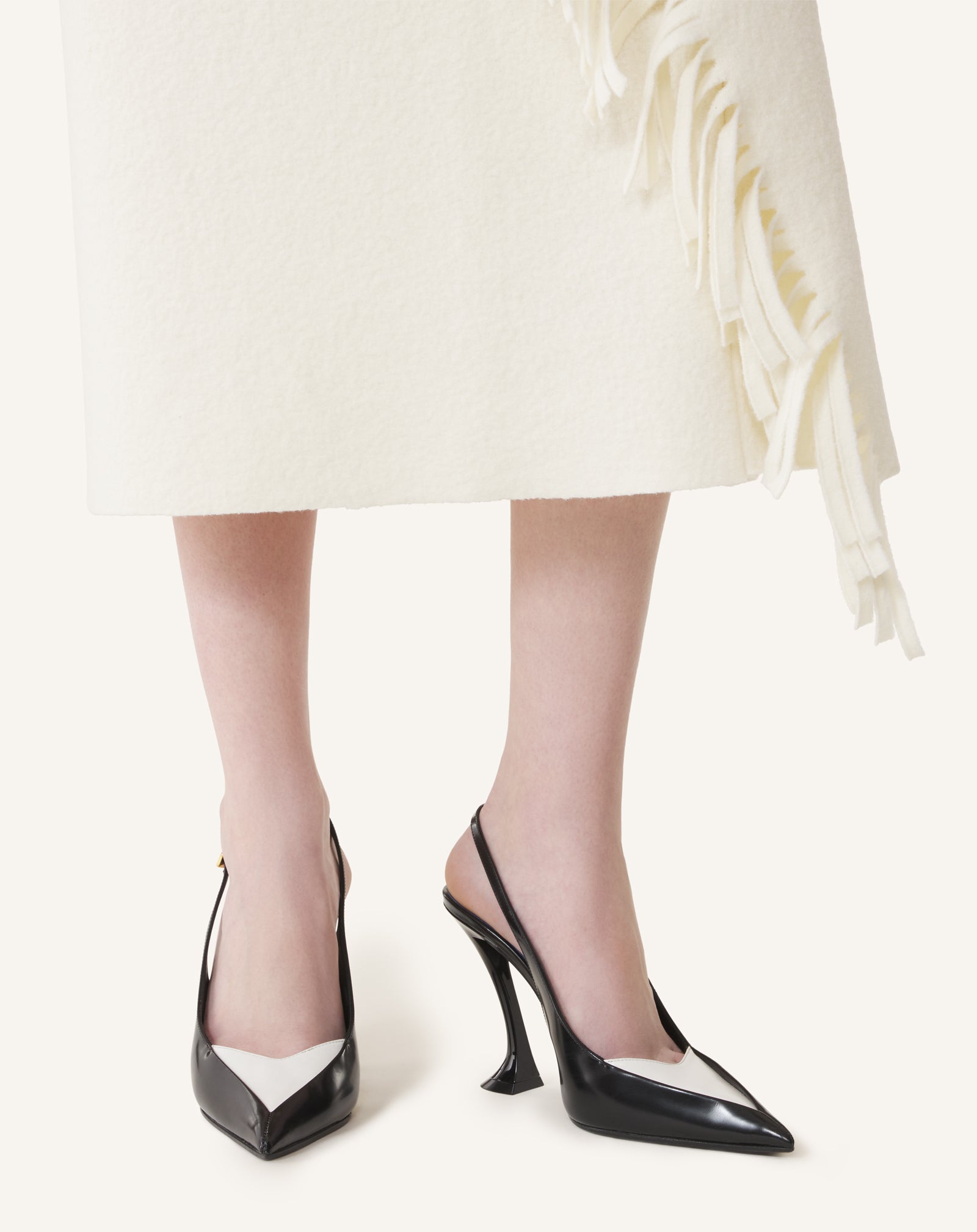 GREY SERENADE SLINGBACK IN LEATHER