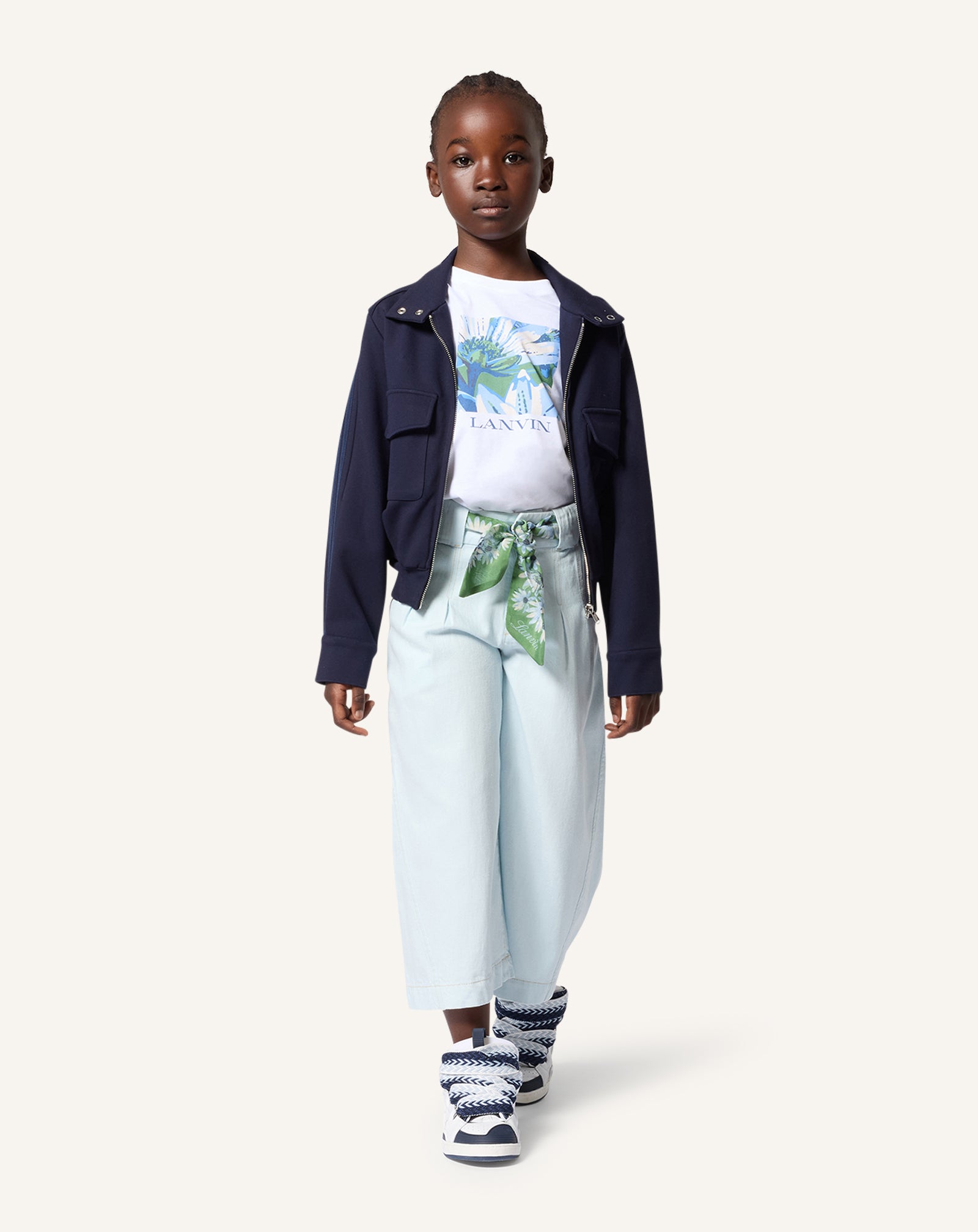 WHITE SHORT-SLEEVED T-SHIRT