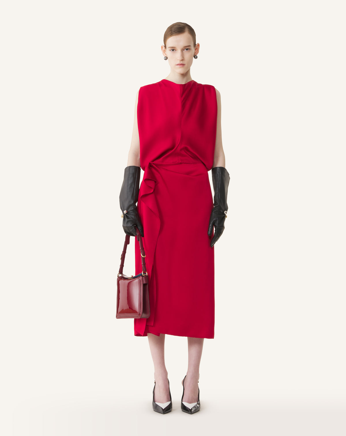 RED SLEEVELESS DRAPED DRESS IN SATIN