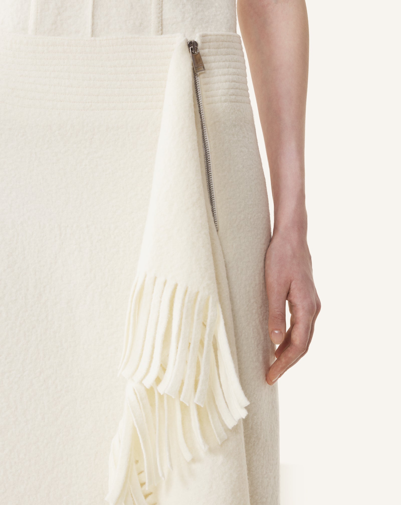 WHITE FRINGED SKIRT IN COTTON KNIT